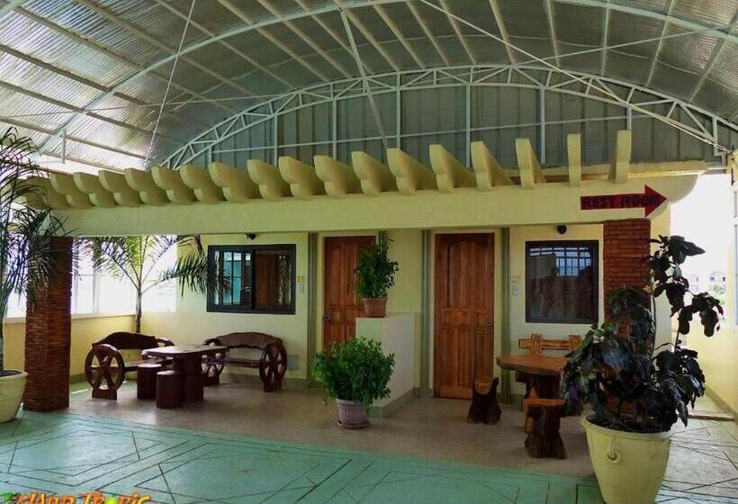 Island Tropic Hotel And Restaurant