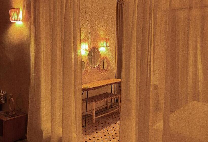 پانسیون Dar Omnia