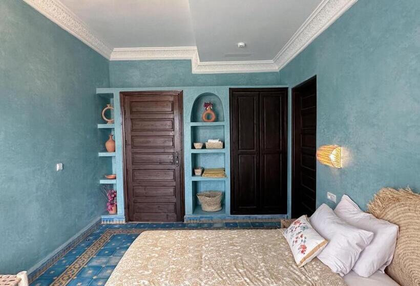 پانسیون Dar Omnia