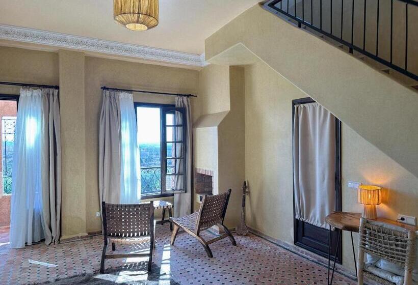 پانسیون Dar Omnia