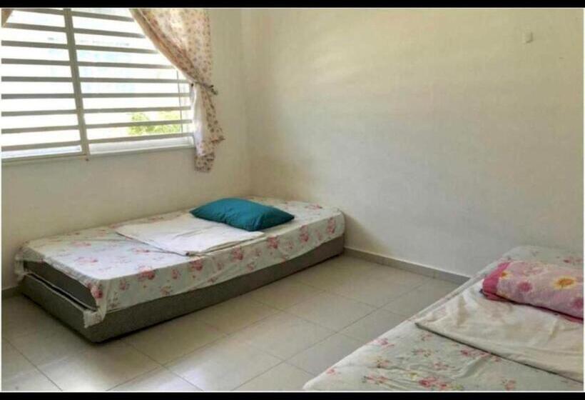 بنسيون Oyo Home 90977 Azzinki Homestay
