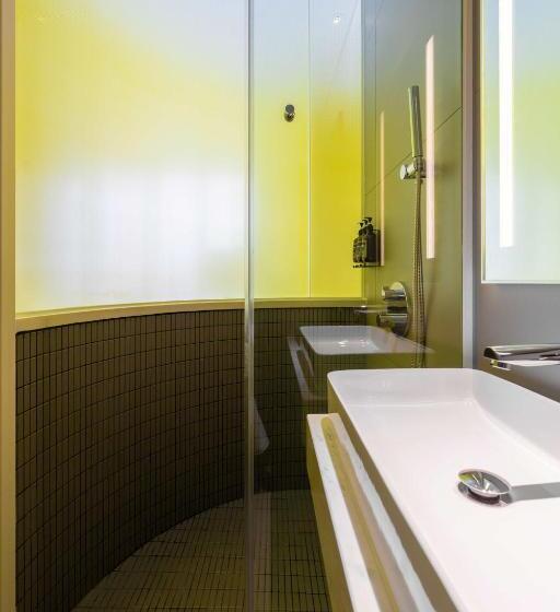 Wink Hotel Can Tho   24hrs Stay & Rooftop Pool Bar