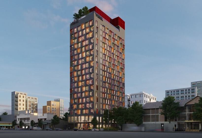 Wink Hotel Can Tho   24hrs Stay & Rooftop Pool Bar