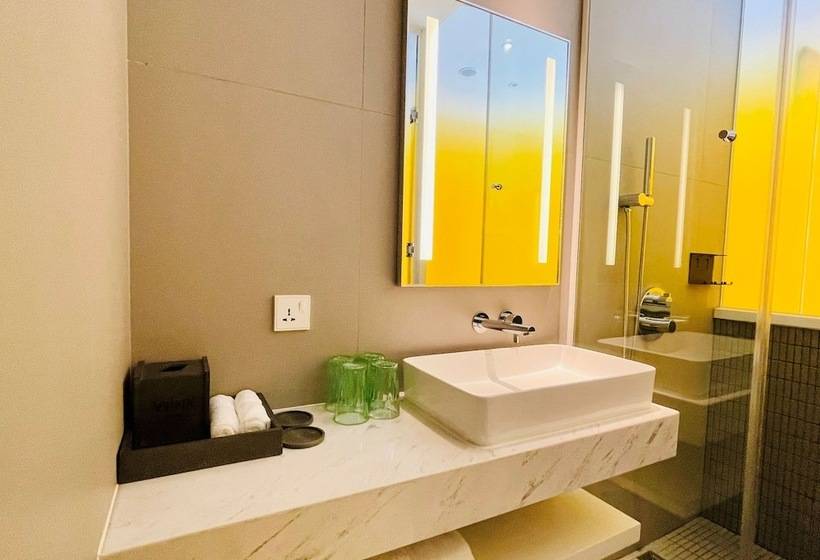 Wink Hotel Can Tho   24hrs Stay & Rooftop Pool Bar