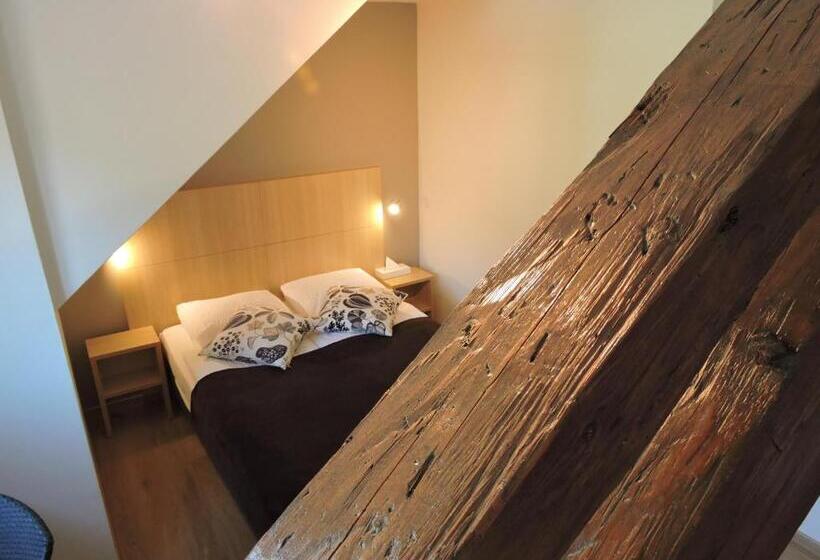 Общежитие Auberge Communale De St Légier