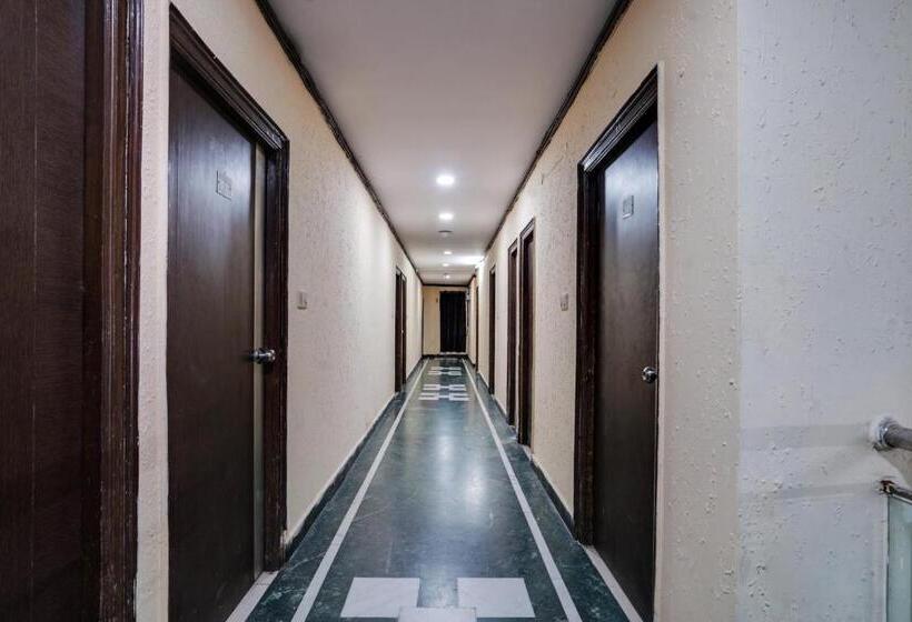 هتل Grand Aarvi Inn