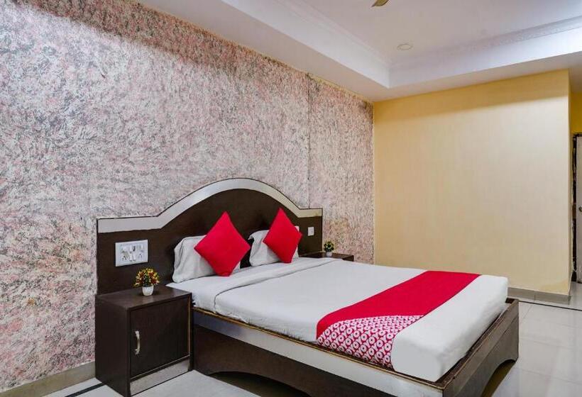 هتل Grand Aarvi Inn