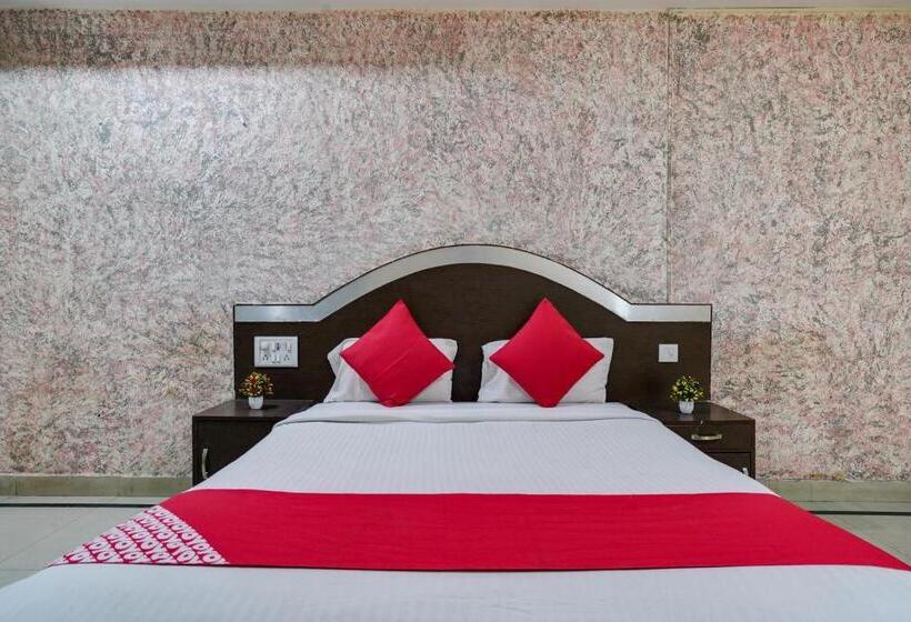 هتل Grand Aarvi Inn