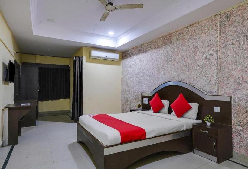 هتل Grand Aarvi Inn