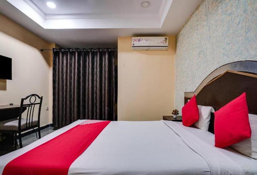 هتل Grand Aarvi Inn