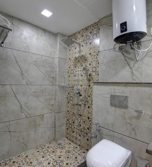 Hotel Shine Inn Couple Friendly Rooms Banguet