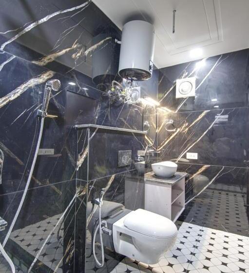 Hotel Shine Inn Couple Friendly Rooms Banguet