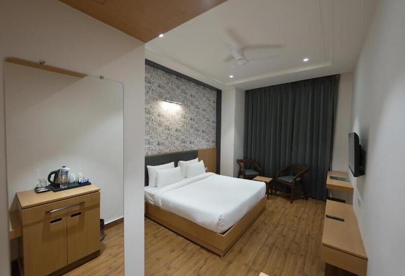 ホテル Xenious Micro, Amritsar