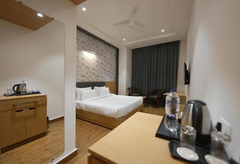 ホテル Xenious Micro, Amritsar