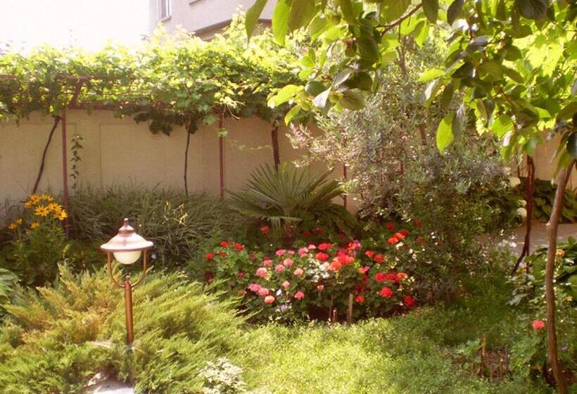 ペンション Guest House Yavorov