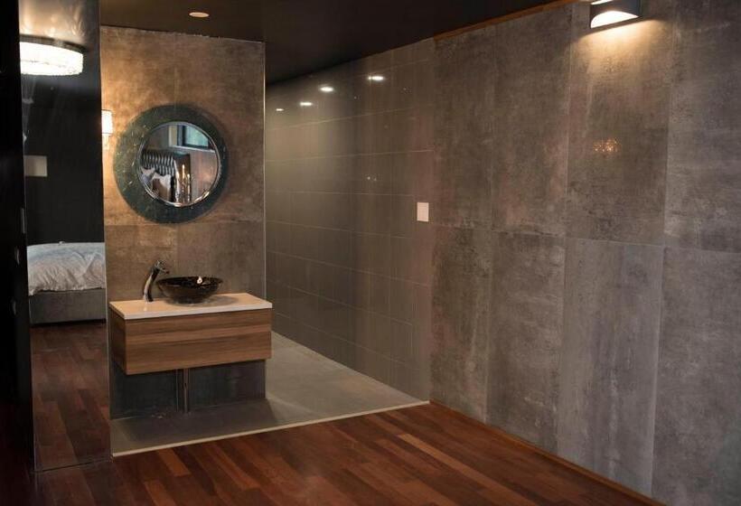 Пансион Mudstone Spa Retreat