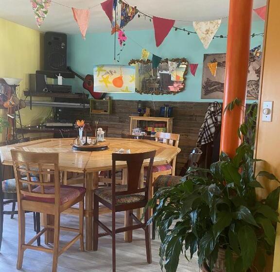 فندق صغير Auberge Internationale Le Tangon