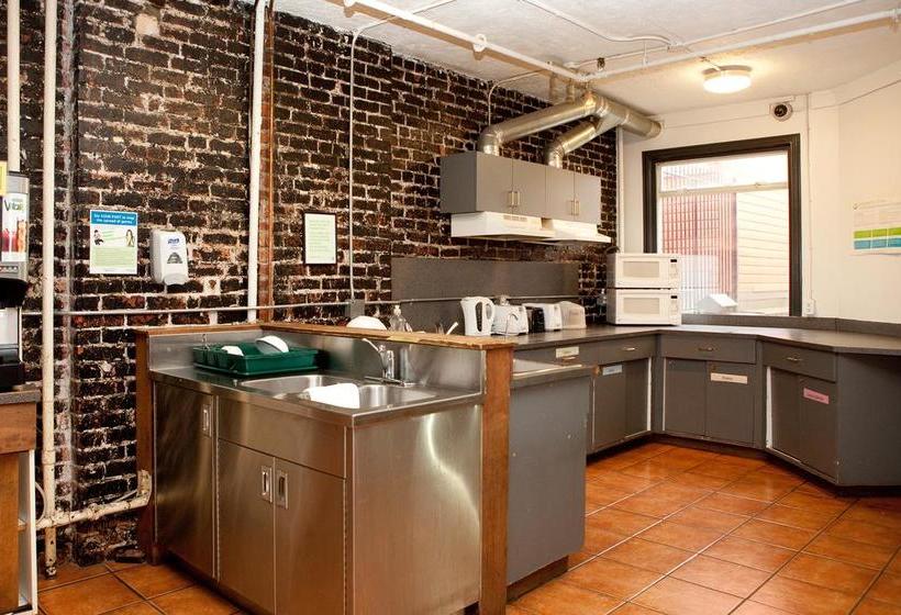 호스텔 Hi Vancouver Central