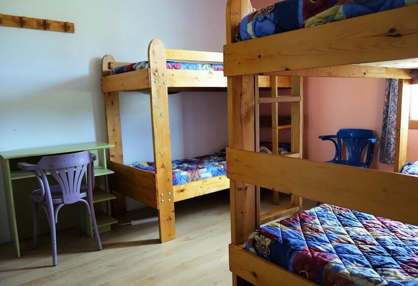 Auberge Internationale Forillon   Hostel