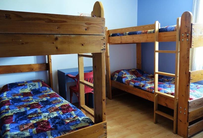 Auberge Internationale Forillon   Hostel