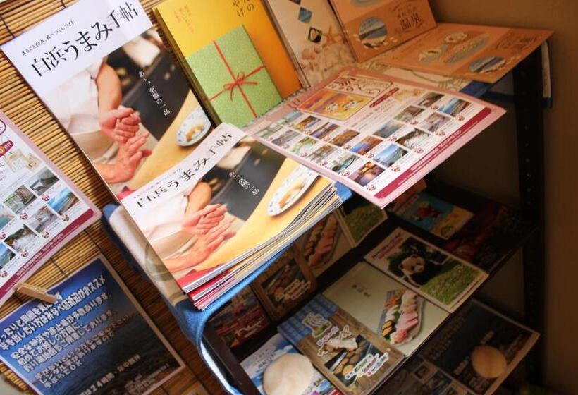 فندق صغير Okinawa Minshuku Kariyushi