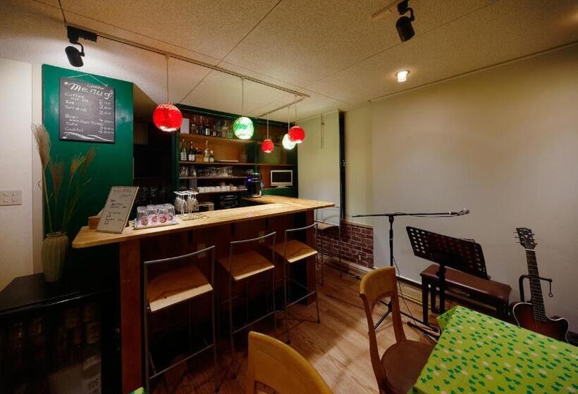 هاستل Travellersdou Kirinya