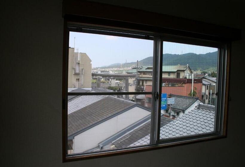 هاستل Travellersdou Kirinya