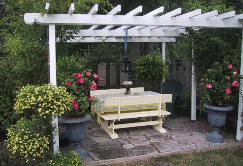 Apple Tree Historic B&b