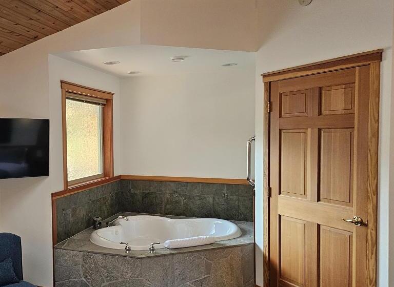 צימר Snug Harbour Inn