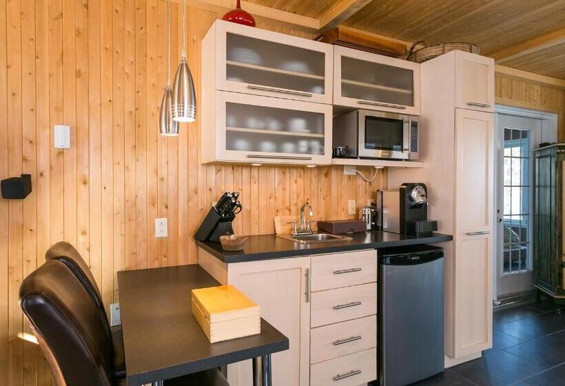 Bed and Breakfast Auberge Des Eaux Vives