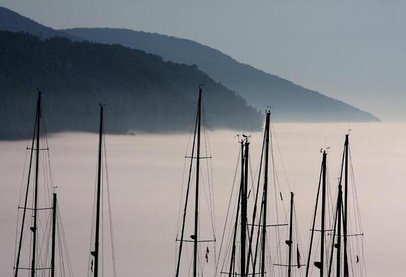 Bed and Breakfast Auberge Des Eaux Vives