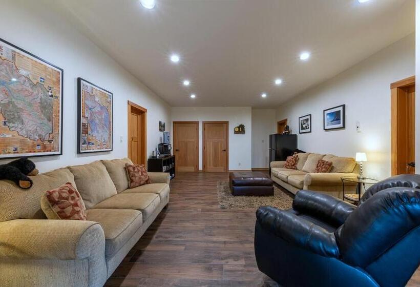 צימר Canyon Ridge Lodge