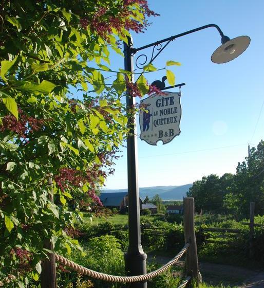 ベッドアンドブレックファースト Gite Noble Queteux