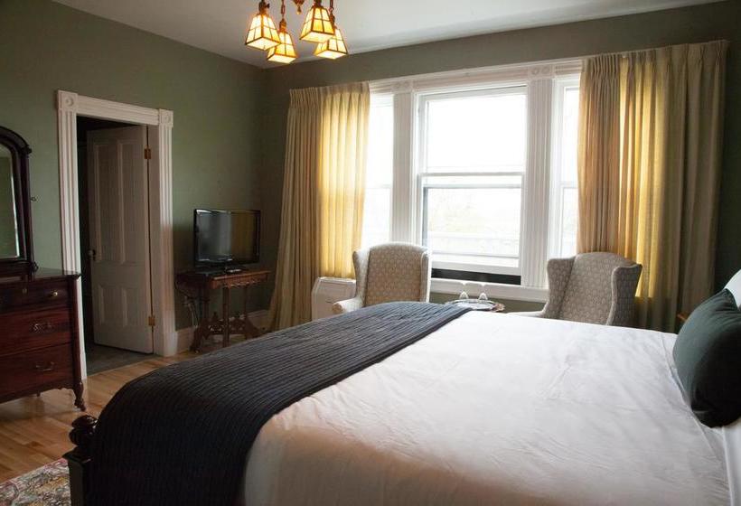 Bed & Breakfast The Hillhurst Inn