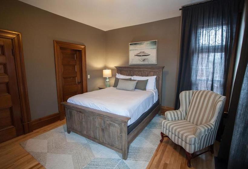 Bed & Breakfast The Hillhurst Inn