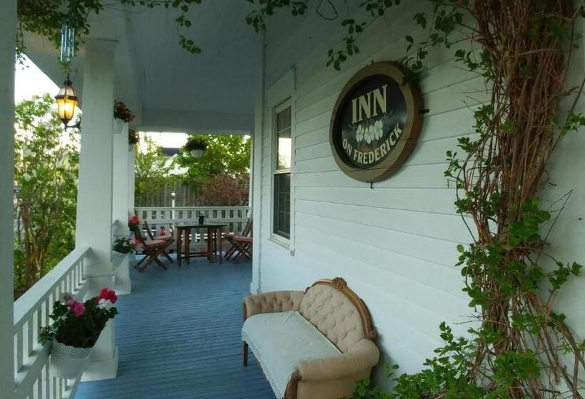 住宿加早餐  Inn On Frederick