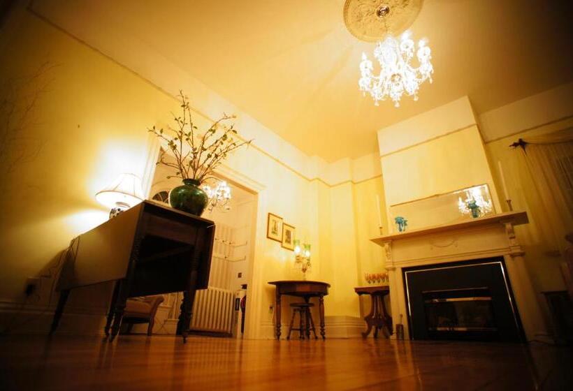 住宿加早餐  Inn On Frederick