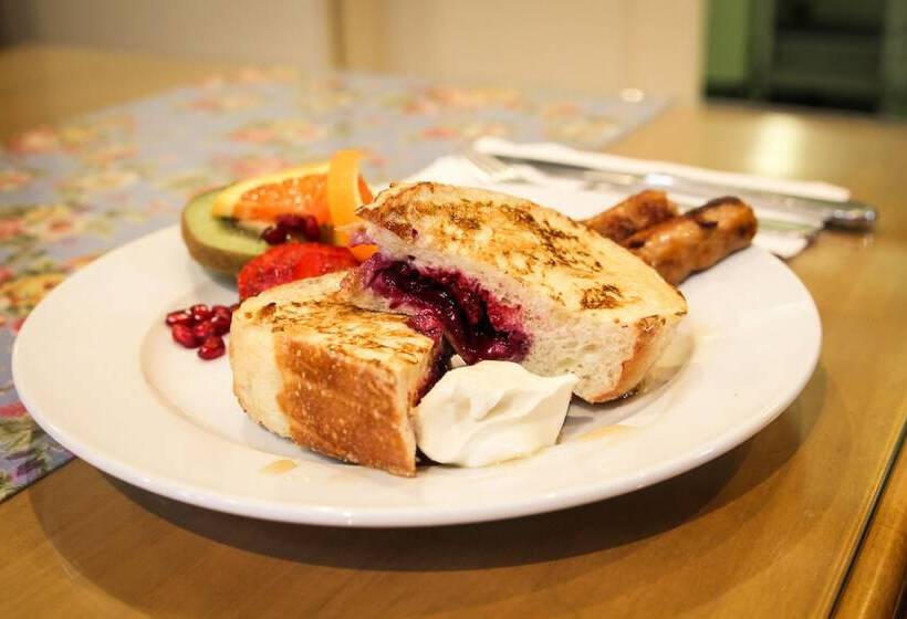 ベッドアンドブレックファースト Lady Macdonald Country Inn