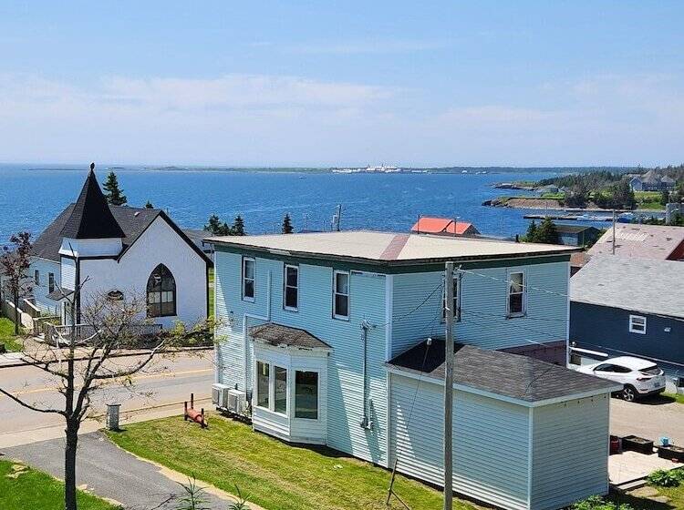 مبيت وإفطار Louisbourg Heritage House
