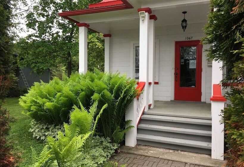 مبيت وإفطار Maison Ancestrale Simard 1852