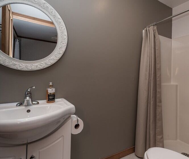 مبيت وإفطار Maison Ancestrale Simard 1852