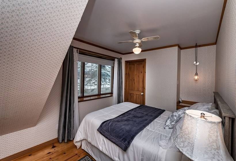 مبيت وإفطار Maison Ancestrale Simard 1852