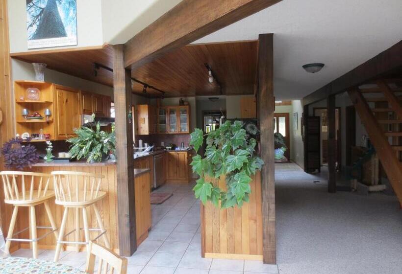 ベッドアンドブレックファースト Moon And Sixpence