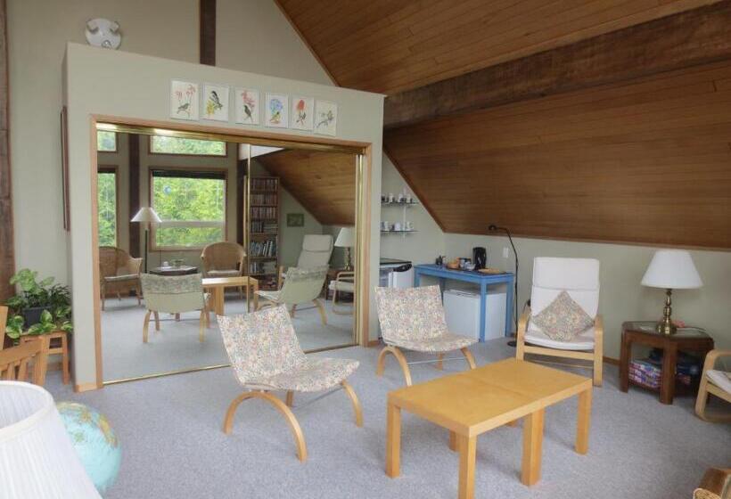 ベッドアンドブレックファースト Moon And Sixpence