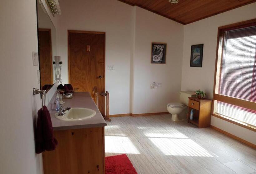 ベッドアンドブレックファースト Moon And Sixpence