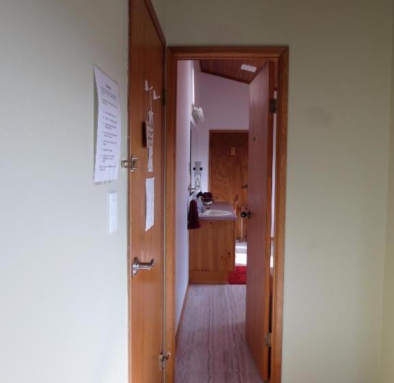 ベッドアンドブレックファースト Moon And Sixpence