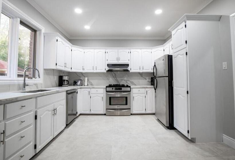 민박 Niagara Luxury Suites