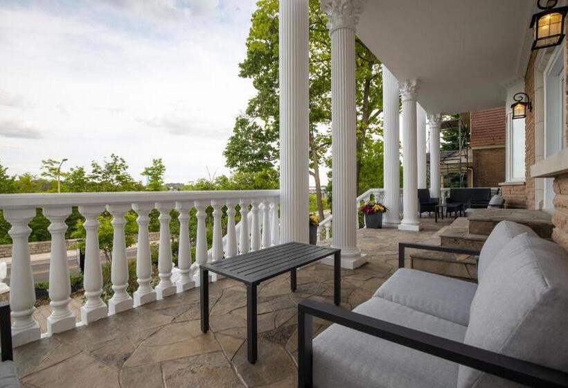 민박 Niagara Luxury Suites