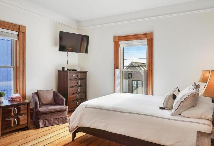 مبيت وإفطار Sail Inn Lunenburg