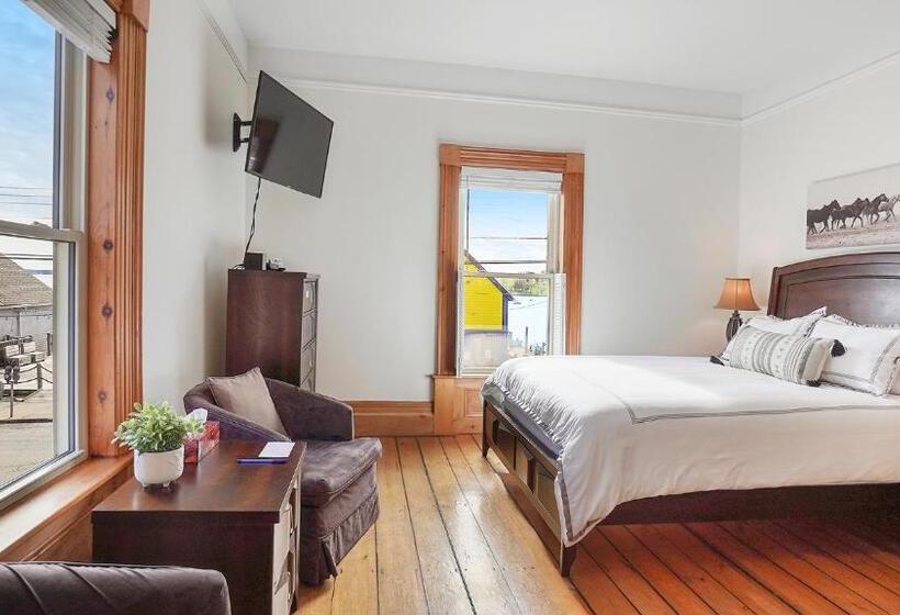 مبيت وإفطار Sail Inn Lunenburg